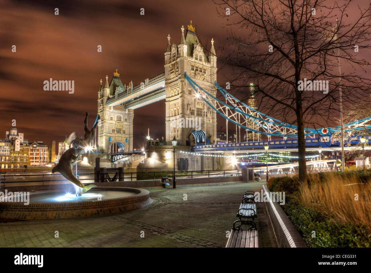Tower Bridge sur la rivière Thames, London, Angleterre, Royaume-Uni, Europe Banque D'Images