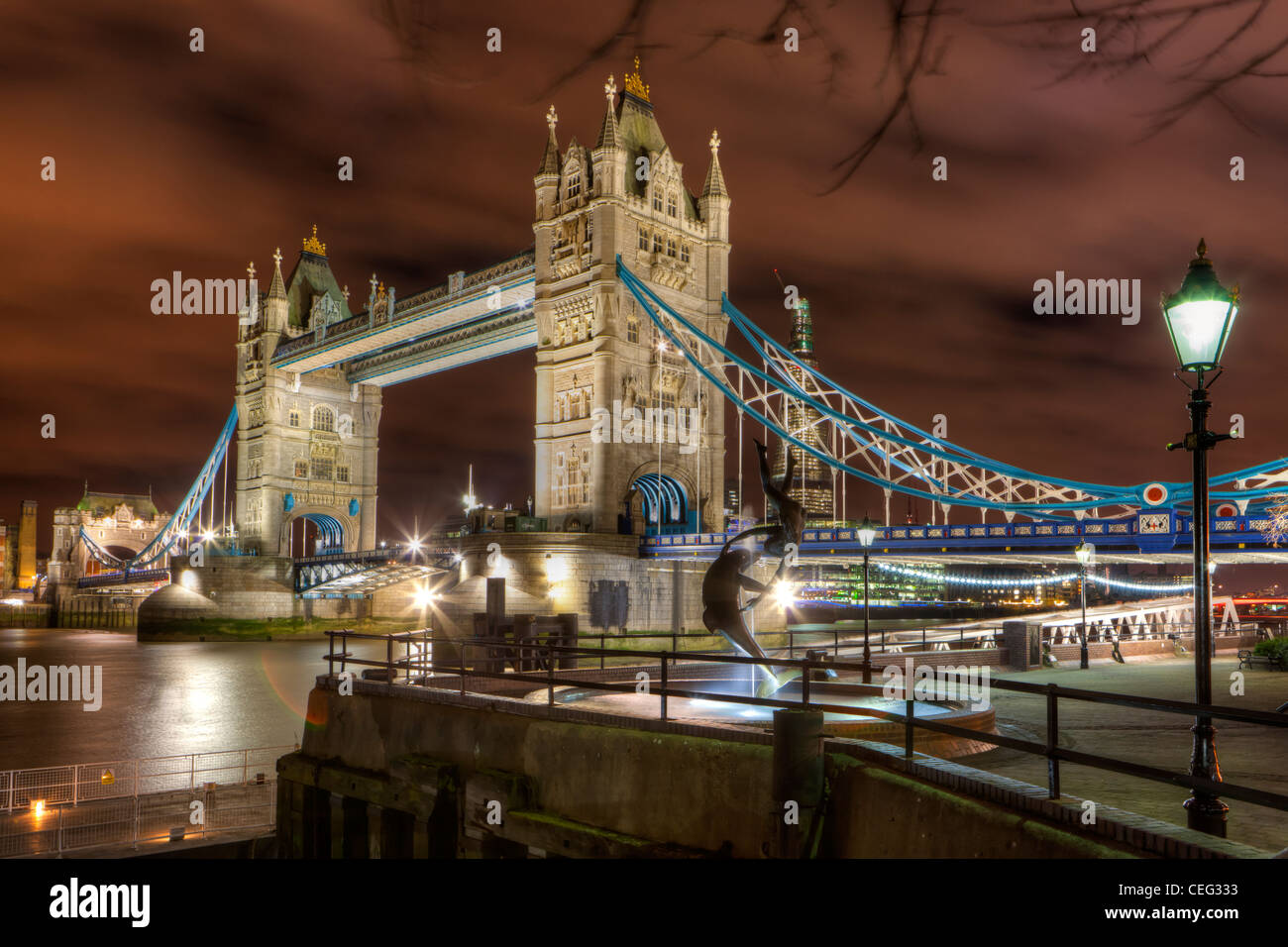 Tower Bridge sur la rivière Thames, London, Angleterre, Royaume-Uni, Europe Banque D'Images
