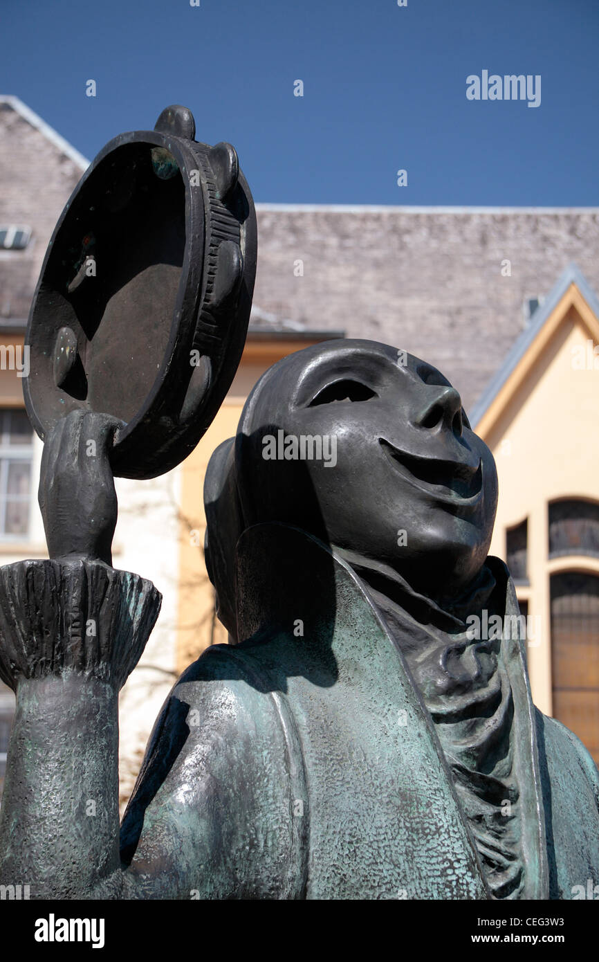 Détail de la 'Saltimbanques' (jongleur) Benedicte Weis à la Place du Théâtre (Place du Théâtre) dans la ville de Luxembourg, Luxembourg. Banque D'Images
