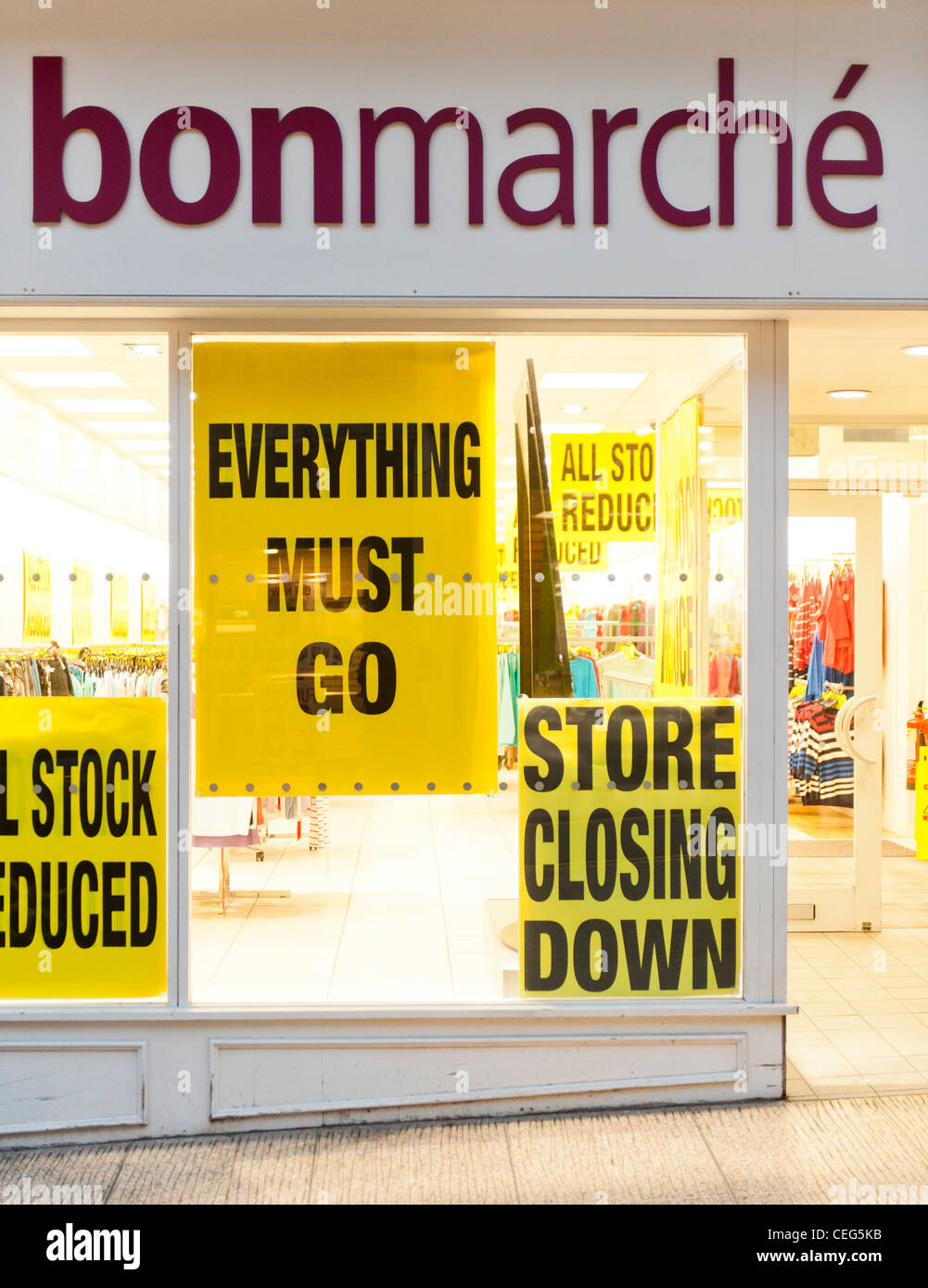 Une succursale de la magasin de vêtements pour femmes BonMarche, partie de l'échec de paons groupe de magasins, sur le point de fermer, au Royaume-Uni. Banque D'Images