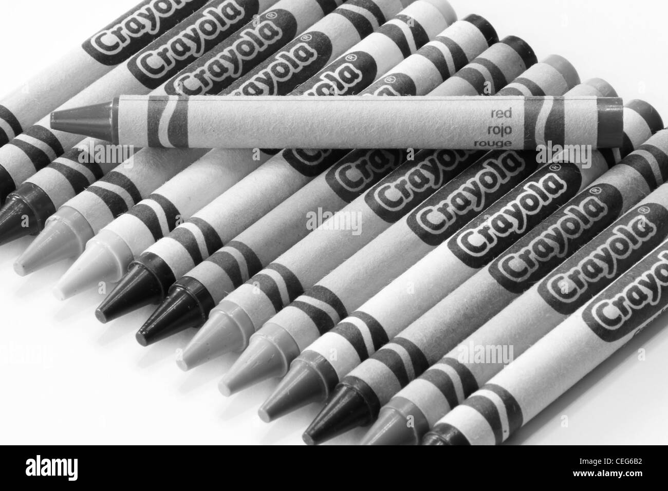 Crayon rouge en noir et blanc. Marque Crayola crayons Photo Stock - Alamy