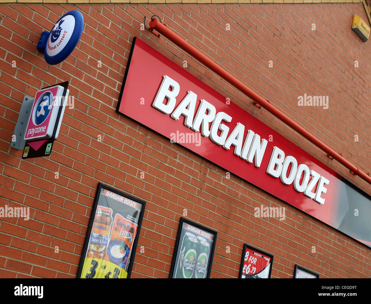 Bargain Booze logo sur mur extérieur Banque D'Images
