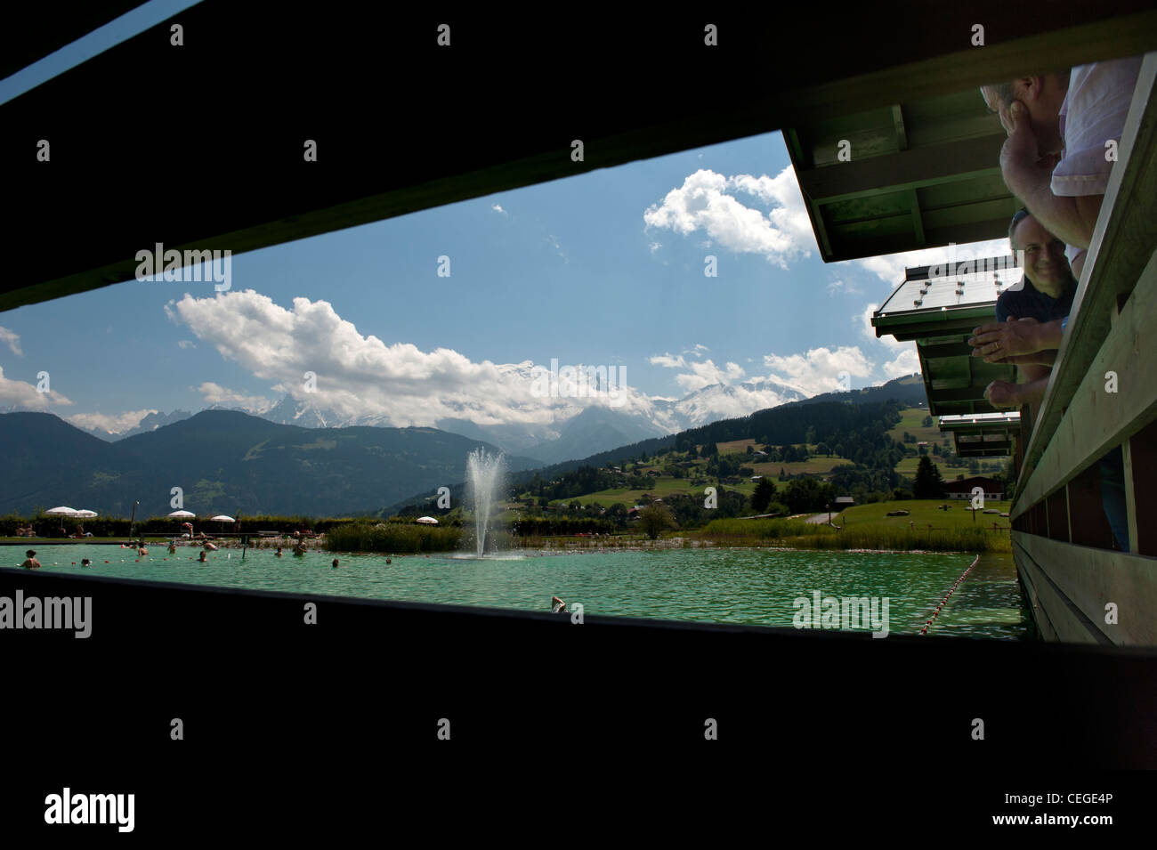 Lac de montagne écologique, Combloux, Département de l'Auvergne-Rhône-Alpes Banque D'Images