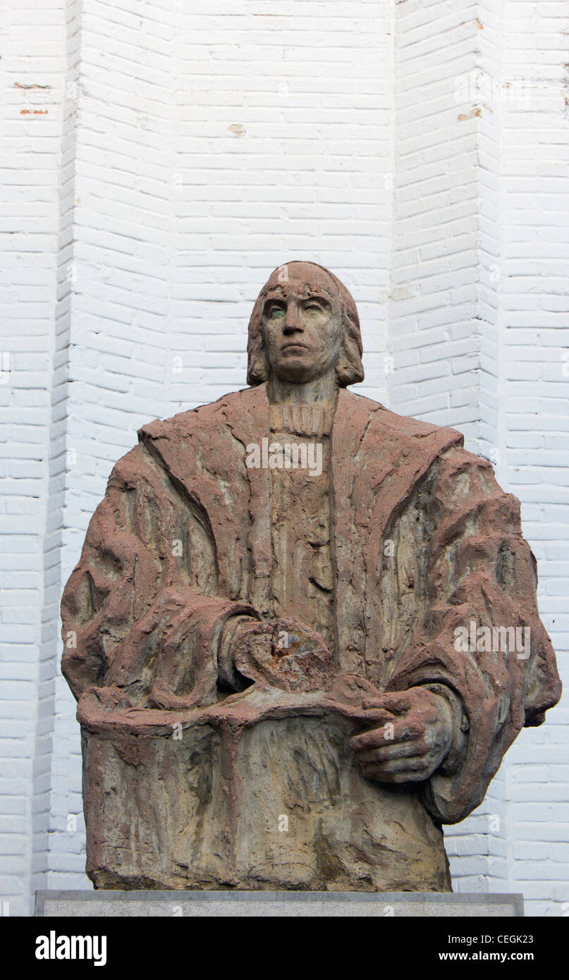 Santa Fé, Grenade, Andalousie, espagne. Statue de Christophe Colomb , 1451 - ,1506. L'explorateur italien, colonisateur, et du navigateur. Banque D'Images
