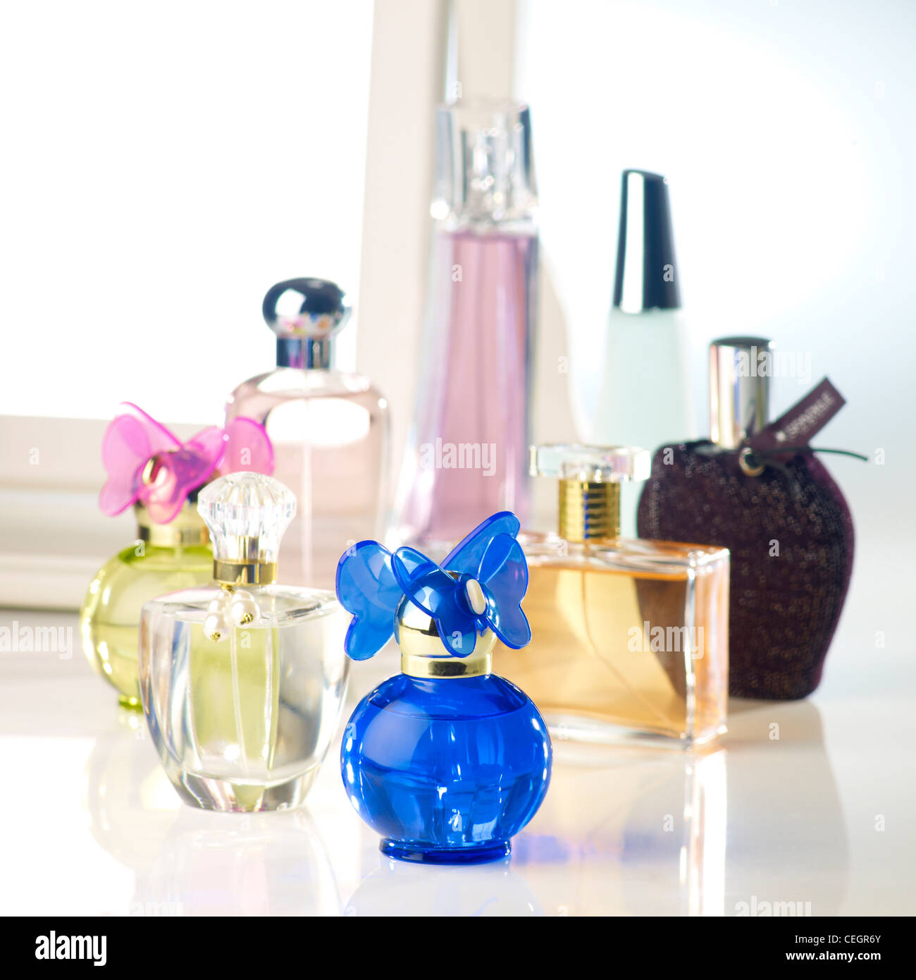 Encore un coup de la vie d'une collection de Flacons à parfum femme Banque D'Images