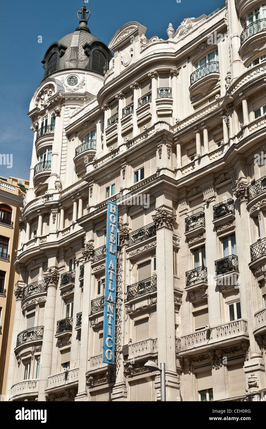 L'Hôtel Atlantico sur la Gran Via. Guerre civile célèbre résidence d'Ernest Hemingway et d'autres journalistes, Madrid, Espagne. Banque D'Images