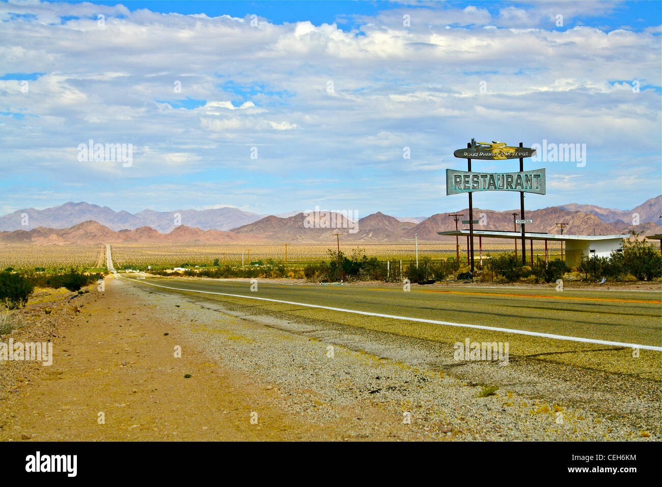 Route 66 Restaurant Sign - Restaurant vintage abandonnés à côté de la Route 66 Banque D'Images