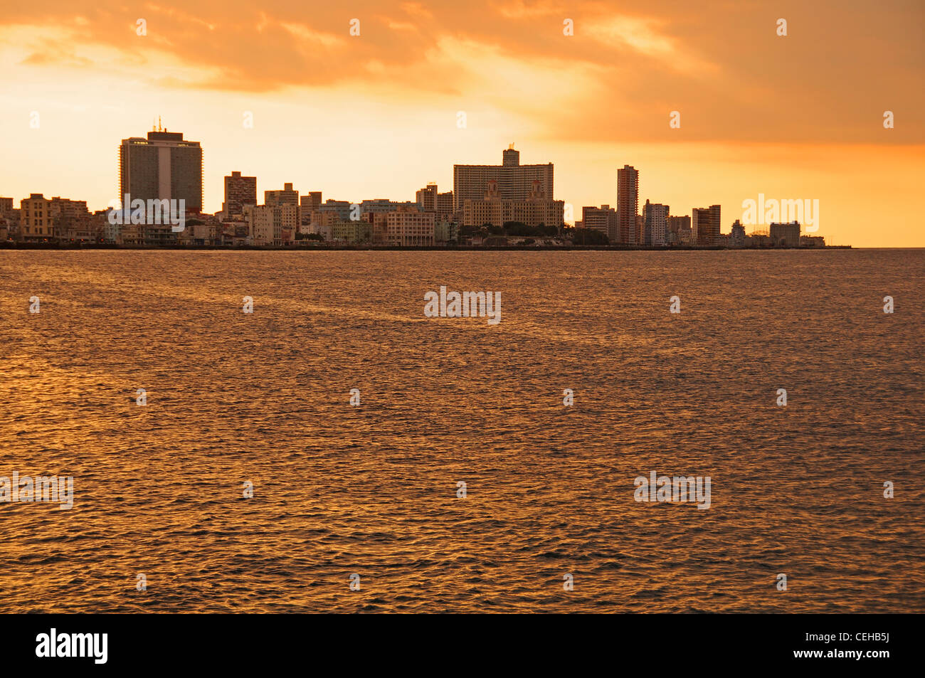 Les toits de La Havane au coucher du soleil, La Habana, La Havane, capitale de Cuba, des Caraïbes Banque D'Images