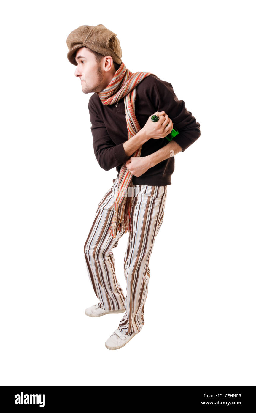 Jeune homme cool avec bouteille isolé sur fond blanc Banque D'Images