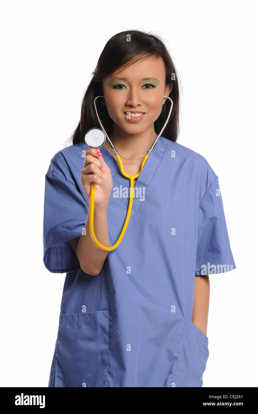 Young Asian Doctor with Stethoscope isolé sur fond blanc Banque D'Images