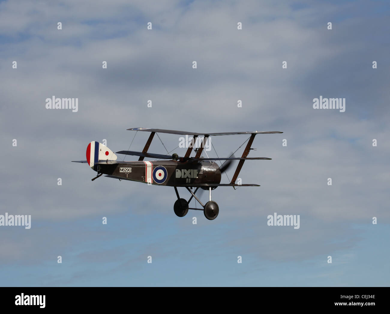 Sopwith Triplane Grande Guerre 1914-18 réplique d'aéronefs volant à Shuttleworth Trust automne 2010 Airshow Banque D'Images