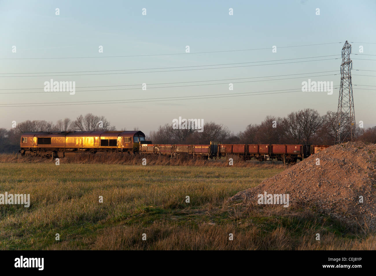 66250 attend un chemin sur le Derby - route de Birmingham à Stenson junction, Derby avec 6K50 15.12 Toton à Crewe Banque D'Images