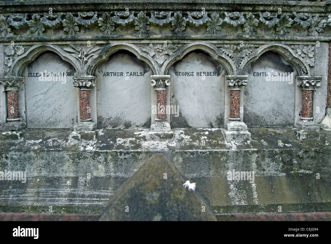 Tombe familiale à putney lower cimetière, au sud-ouest de Londres, Angleterre Banque D'Images