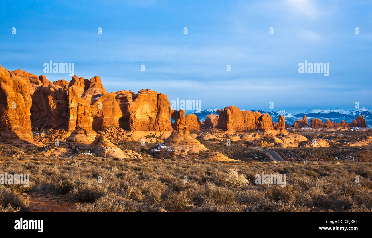 Arches National Park est un parc national des États-Unis dans l'Est de l'Utah. Il est connu pour la préservation de plus de 2000 arches de grès naturel. Banque D'Images