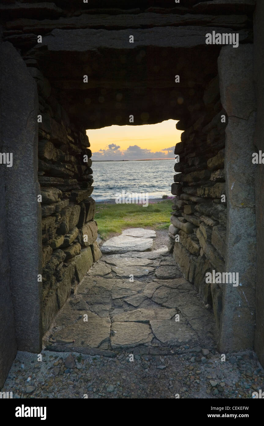 La porte de l'Knap de Howar, une ferme néolithique préservée sur l'île de Papa Westray dans les Orcades, en Écosse. Banque D'Images
