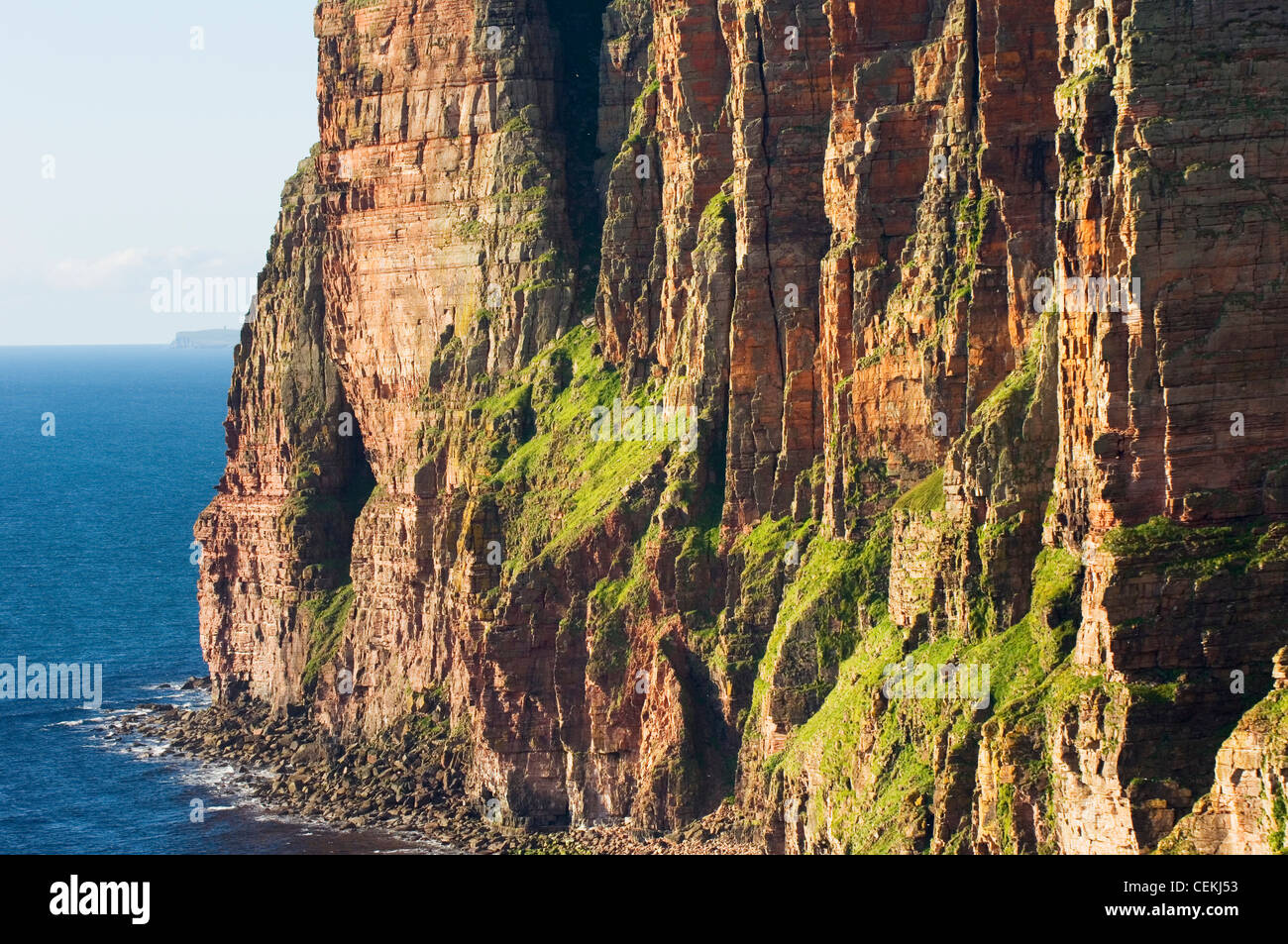 Falaises à St. John's Head, Hoy, Orkney, Scotland. Banque D'Images