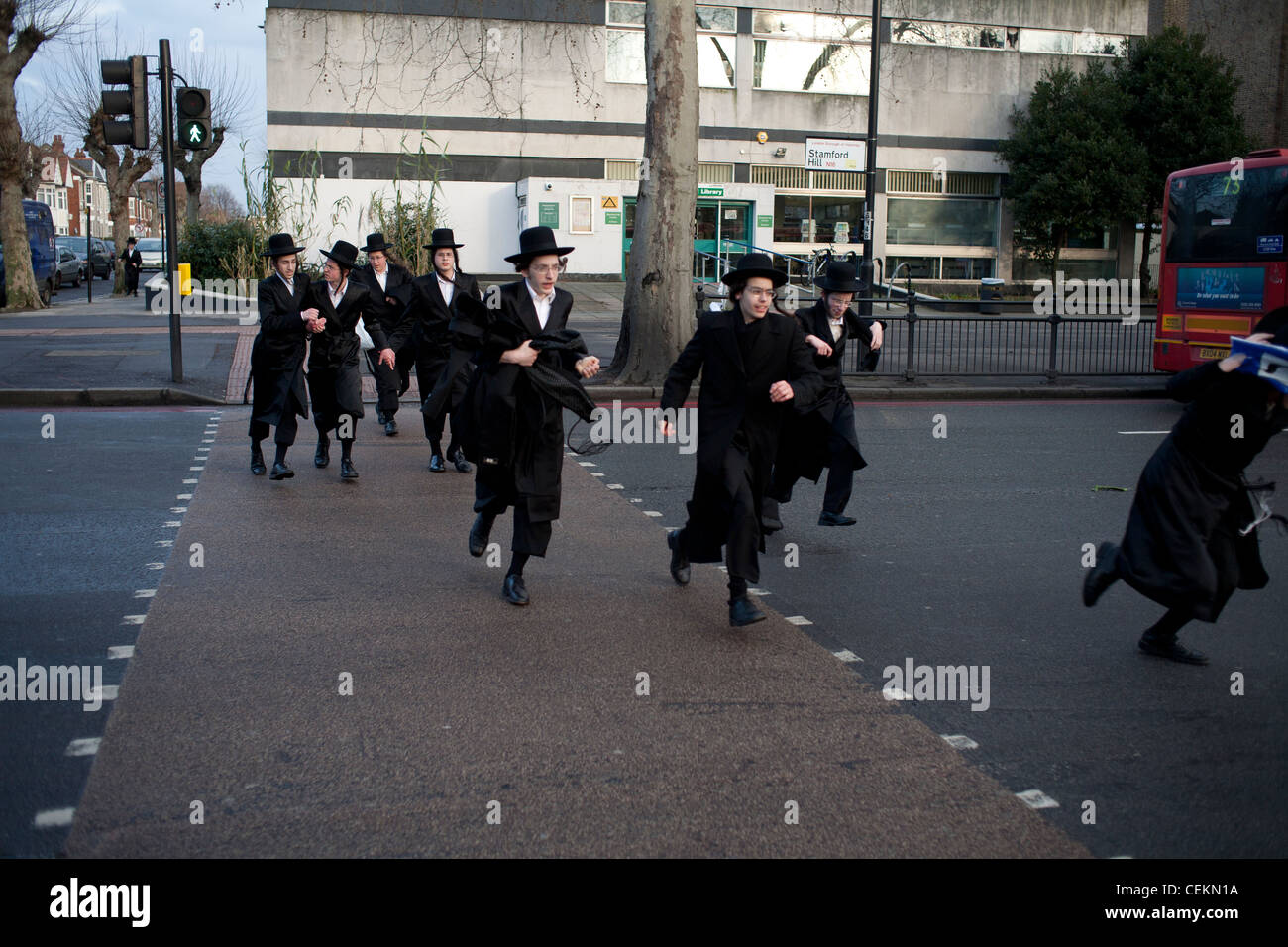 Célébrations de Pourim à Stamford Hill dans la communauté juive hassidique Banque D'Images