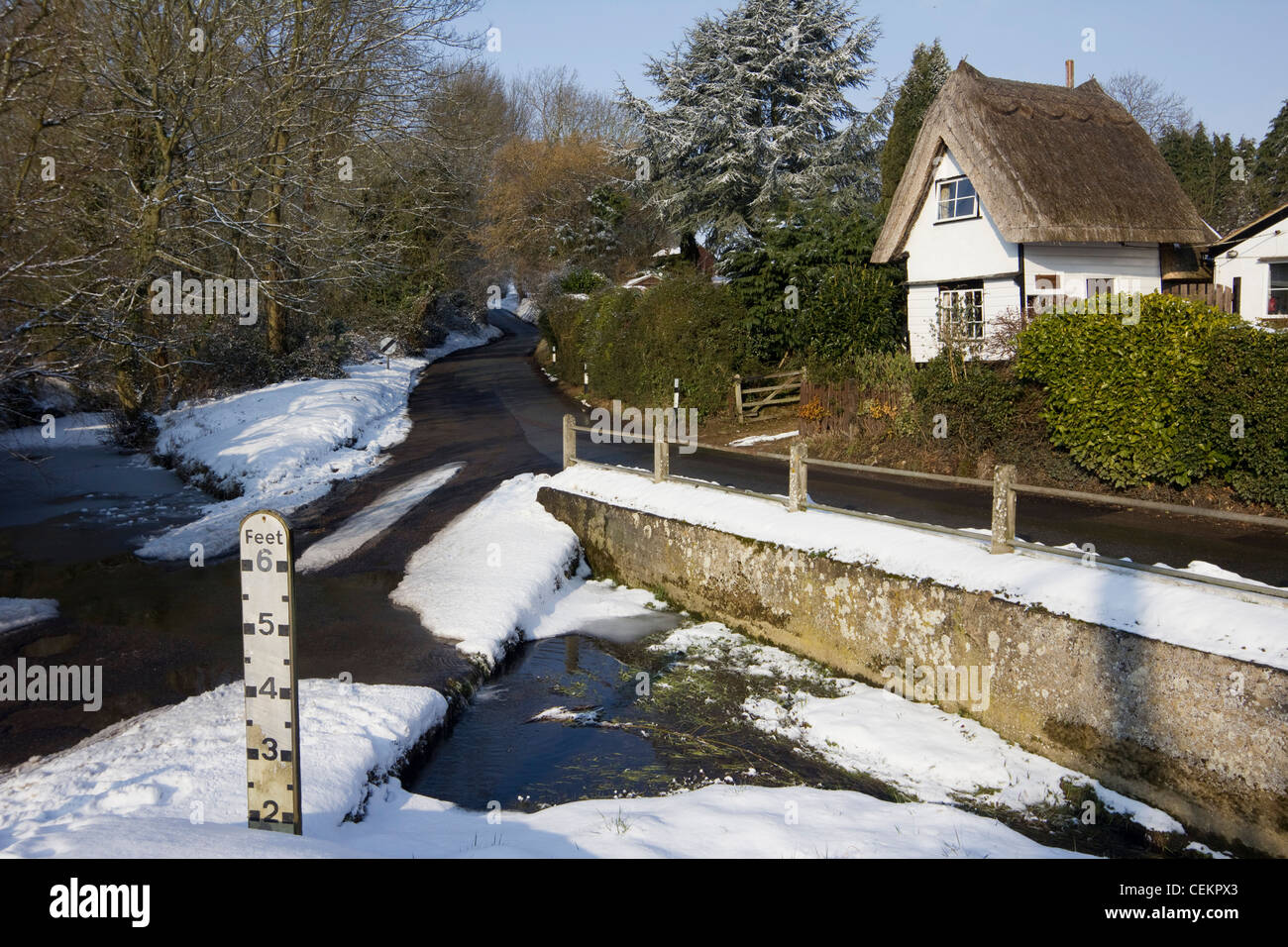 Clavering hiver neige river ford essex england uk Banque D'Images