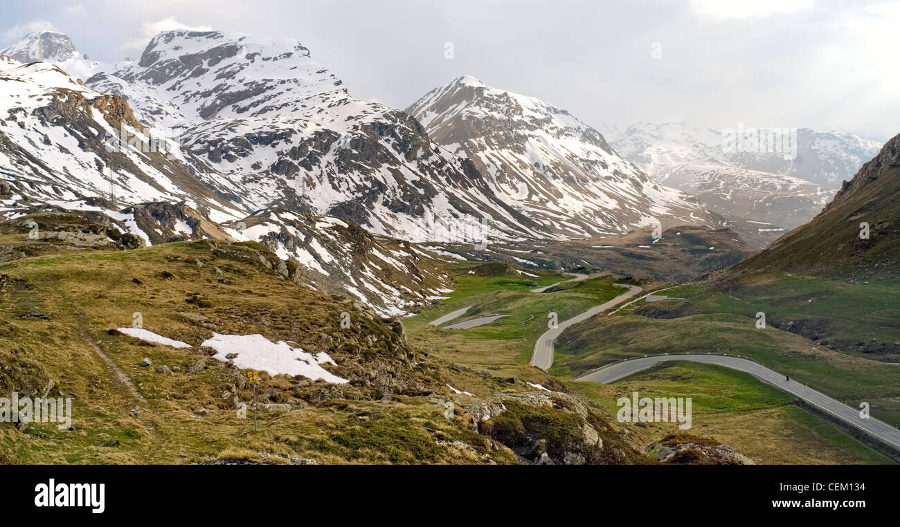 Paysage de montagne au col du Julier, Suisse. | Berglandschaft suis Julier im Frühjahr, Haute-engadine, Schweiz Banque D'Images