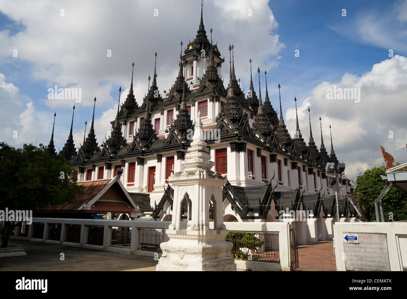Loha Prasat du Wat Ratchanatdaram temple royal à Bangkok, Thaïlande Banque D'Images