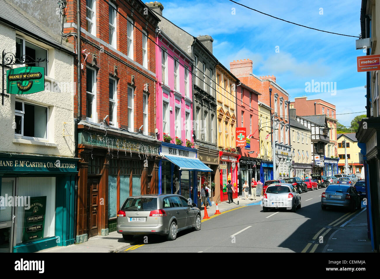 Magasin et restaurants sur Market street à Skibbereen, comté de Cork, Irlande. Banque D'Images