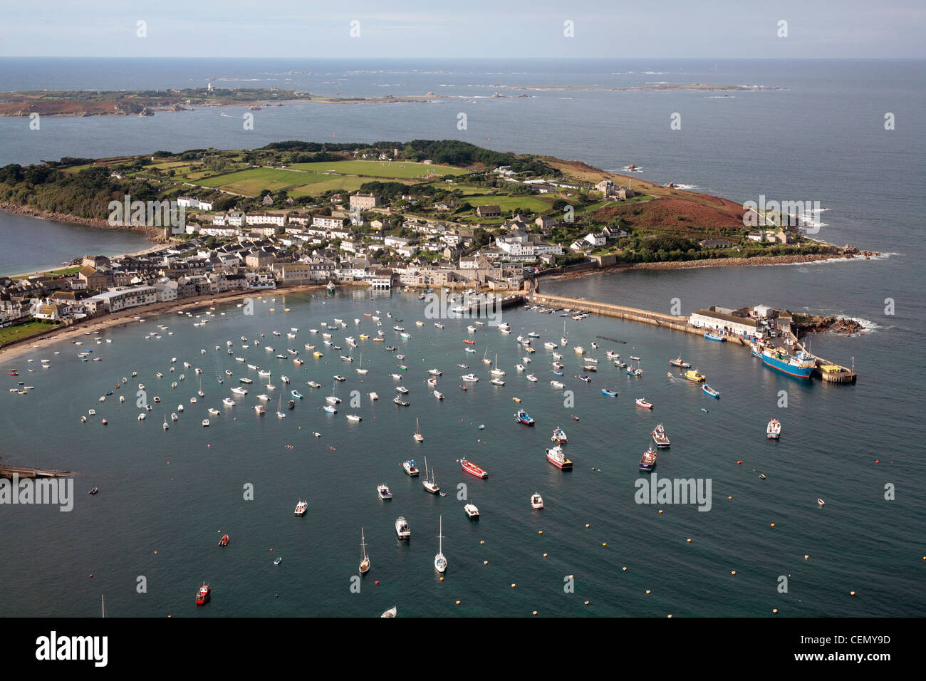 Vue aérienne de Hugh Town sur St Marys, Îles Scilly. Banque D'Images