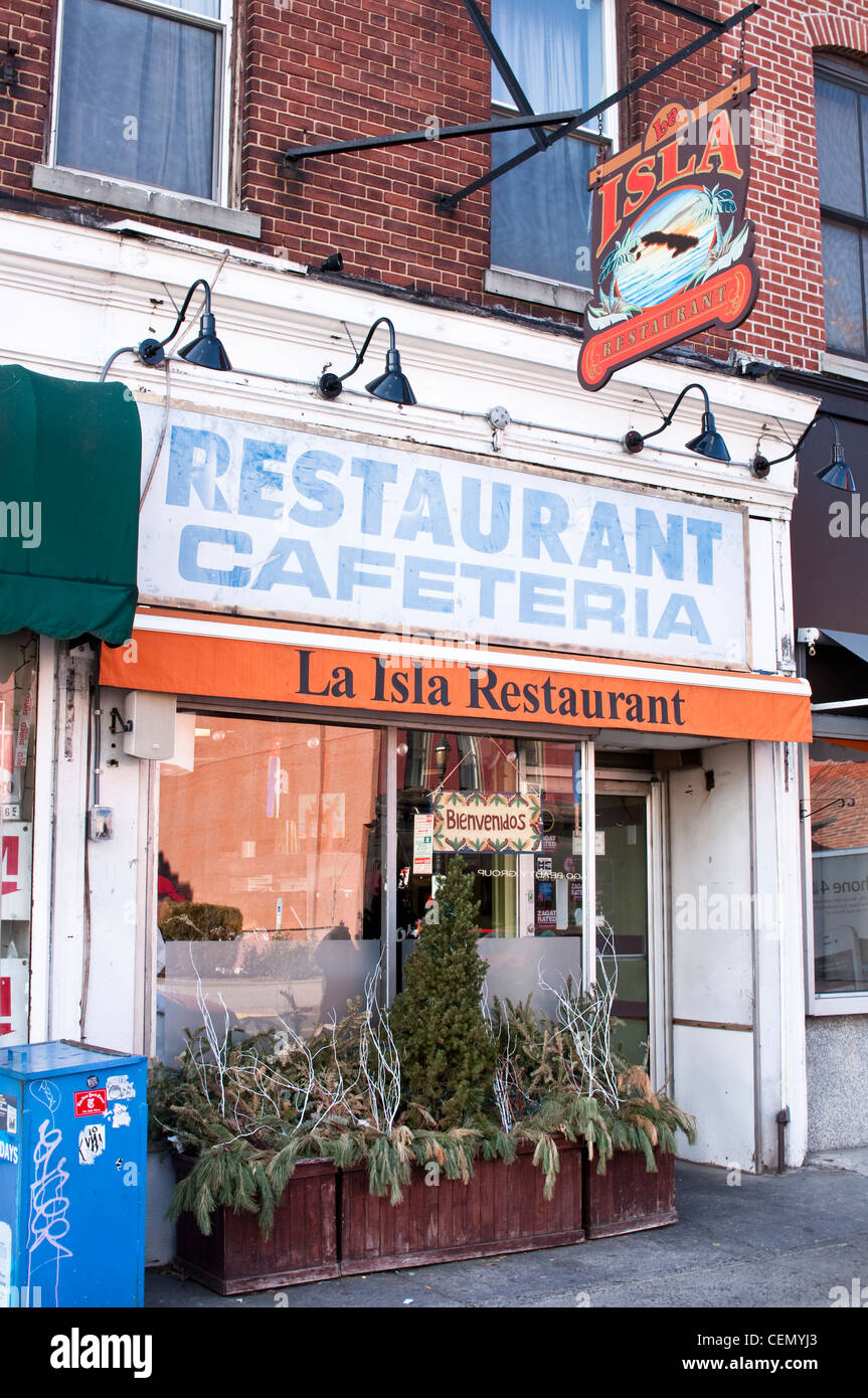 Extérieur de La Isla Restaurant, un fantastique restaurant cubain sur Washington Street dans la ville de Hoboken, NJ, USA. Banque D'Images