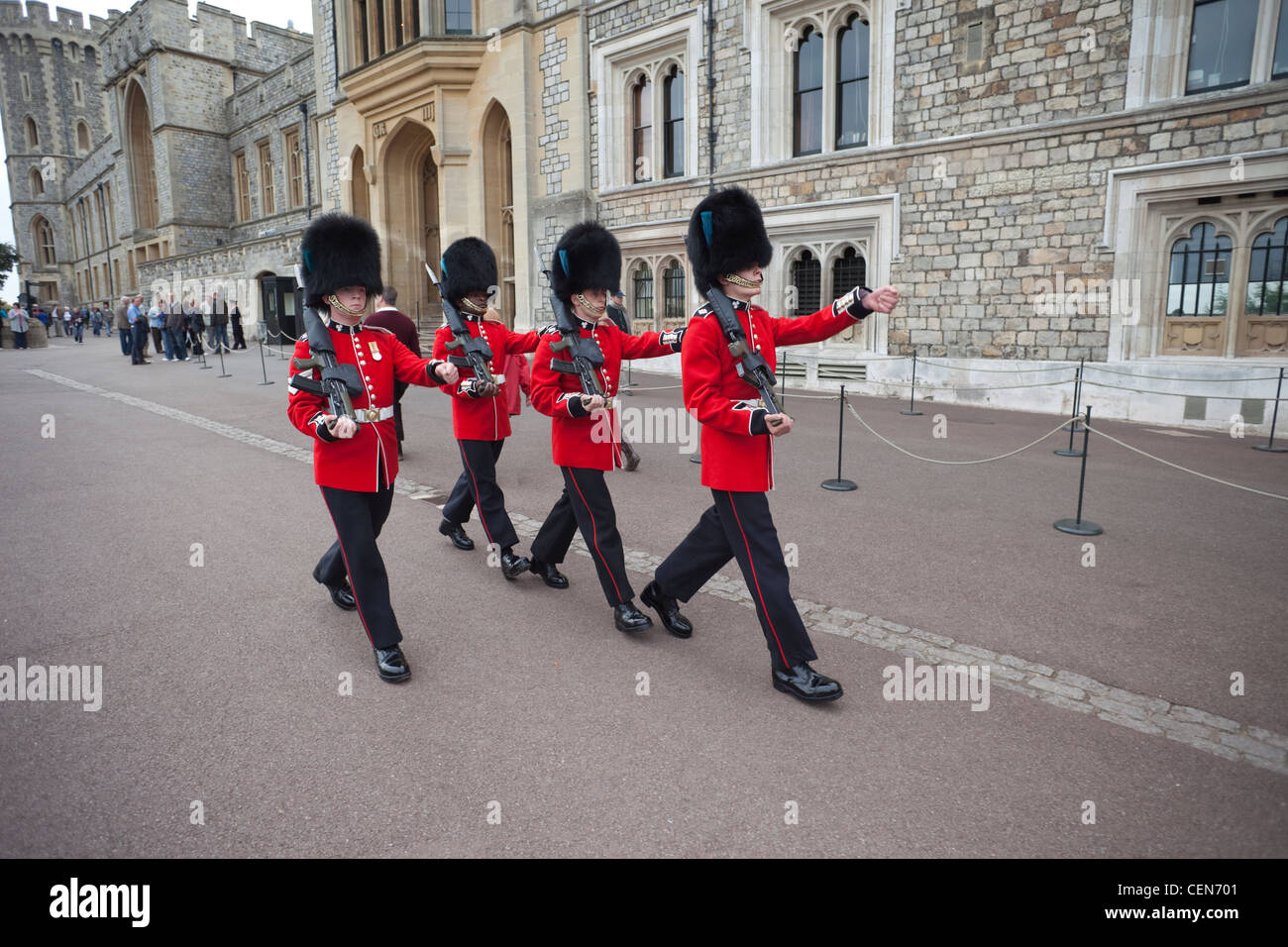 L'Angleterre, Berkshire, Windsor, gardes dans le château de Windsor Banque D'Images