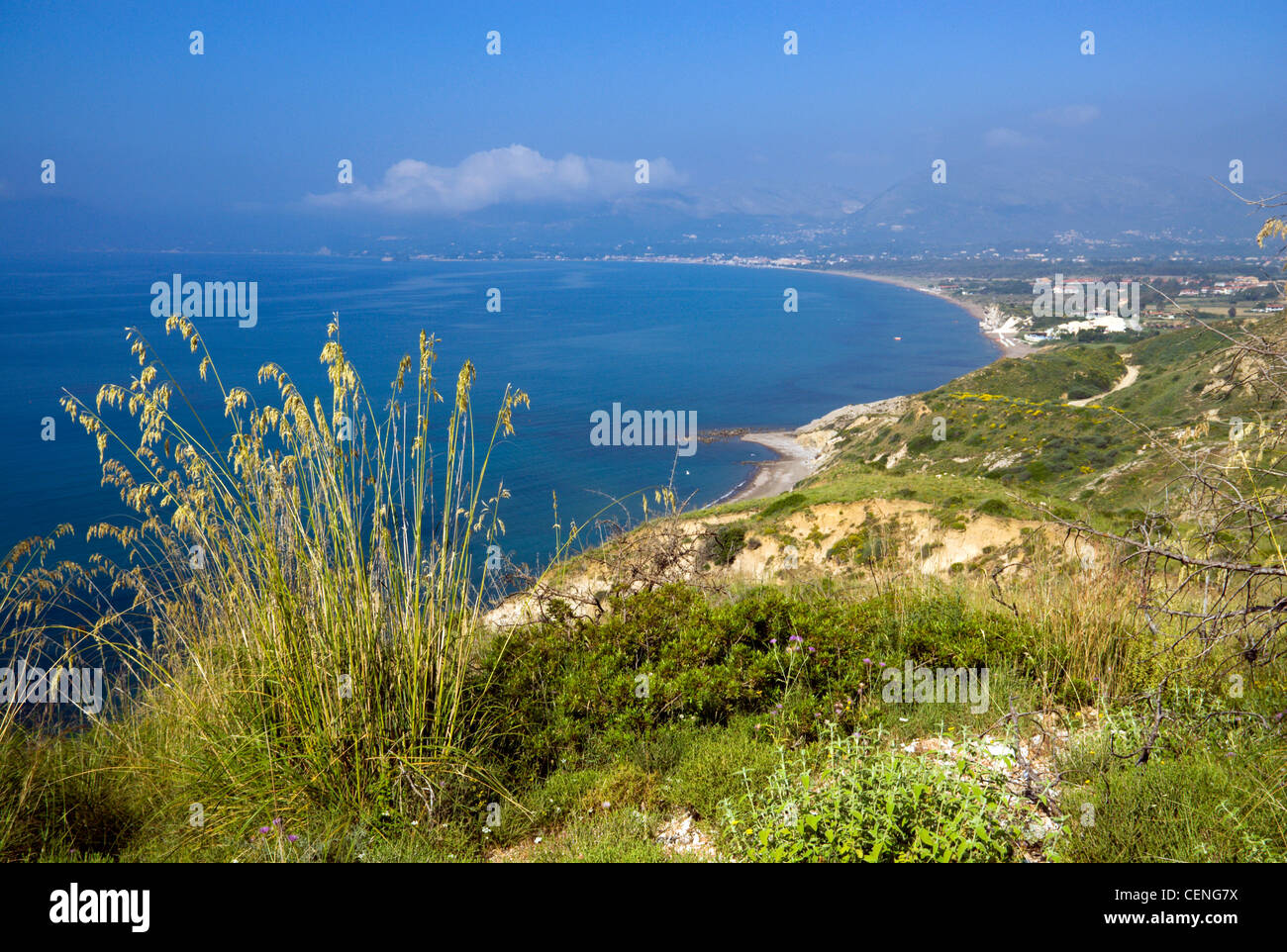 La baie de Laganas à partir de la route menant au mont skopos, Kalamaki, zante/zakynthos, îles Ioniennes, Grèce. Banque D'Images