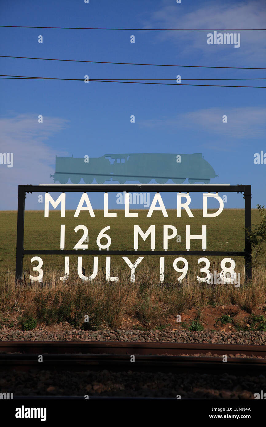 126 MPH 3 juillet 1938 Mallard signe le Record de vitesse ferroviaire ligne côtière est Lincolnshire, Angleterre Banque D'Images