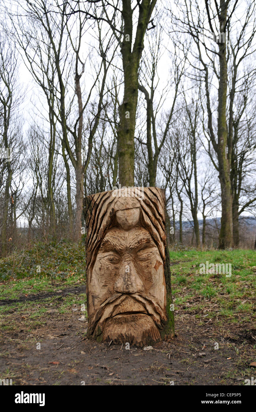 Sculpture sur bois sculpture Viking souche d'arbre couper barbe sculpture  art artistique face à l'art public Photo Stock - Alamy