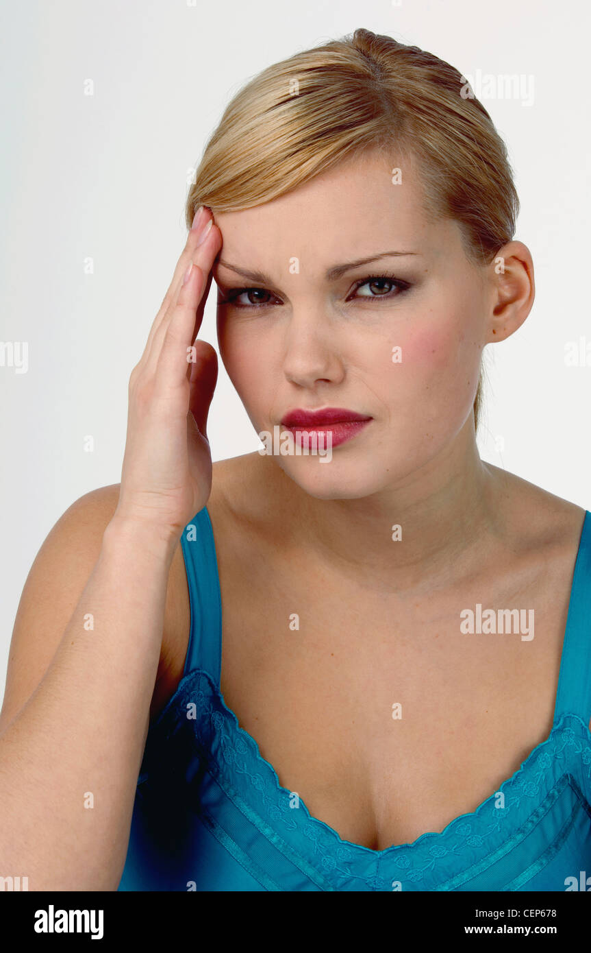 Les Cheveux Blonds Ombre à Paupières Marron Et Noir