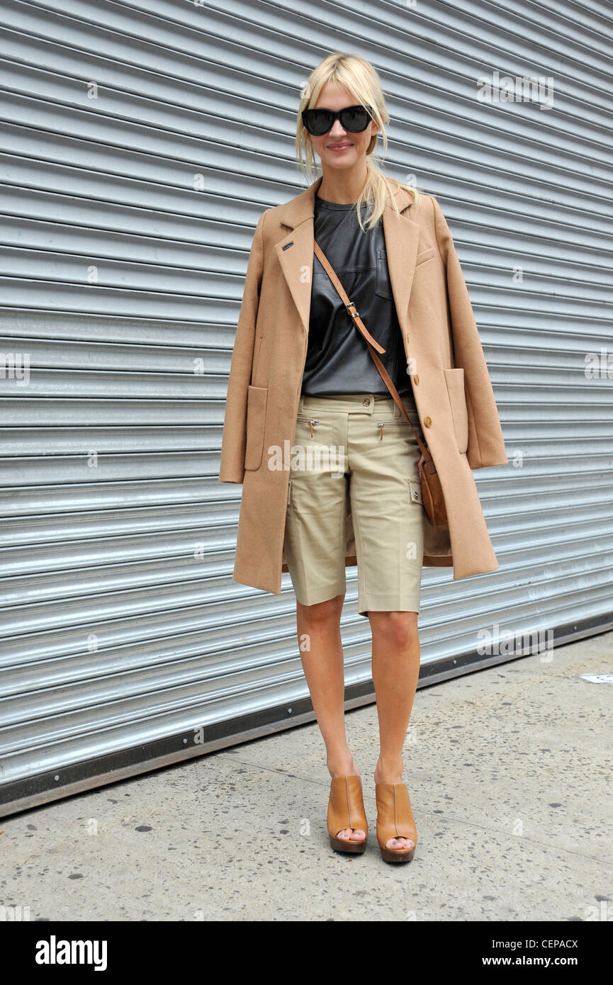 Nouveau YorkStreet StyleSpringSummer 2011Anthea Simms Banque D'Images