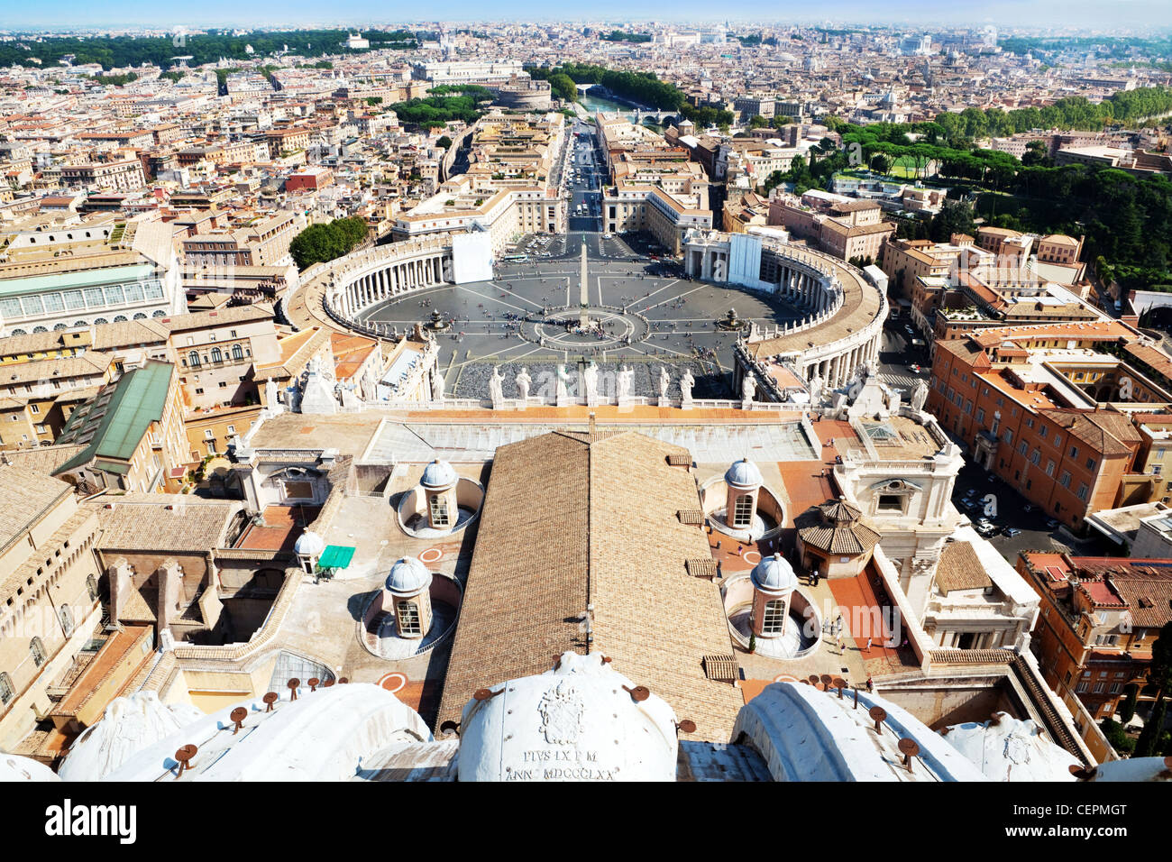 Vue panoramique de Rome à partir de ci-dessus (à partir du toit de St.Peter's cathedral) Banque D'Images