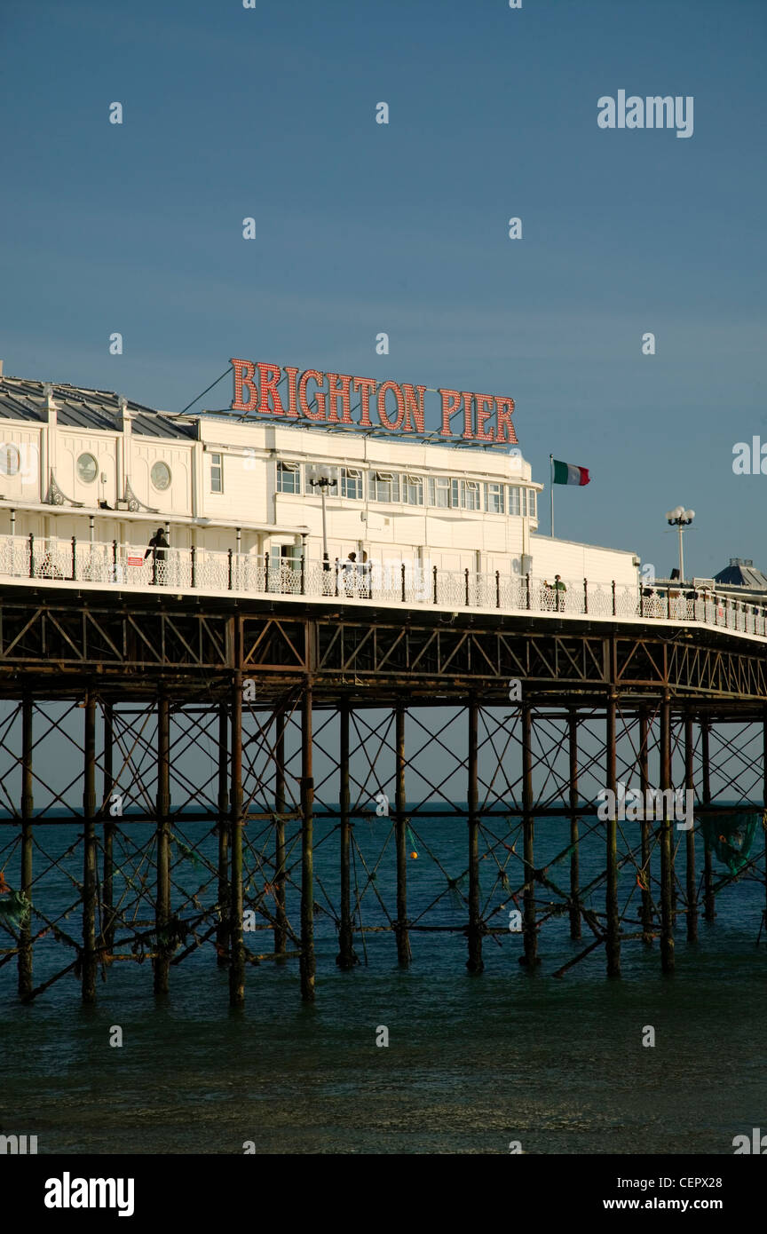 La jetée de Brighton est 1722 pieds de long et un bâtiment classé grade 2. Il est reconnu comme le meilleur pier jamais construit. Banque D'Images