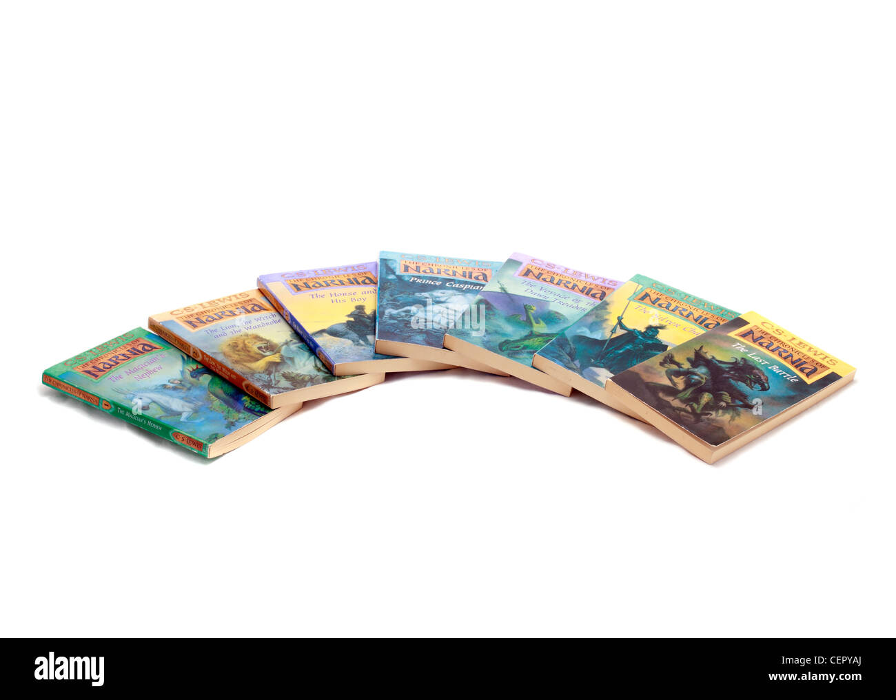 La série de livres de Narnia par C.S. Lewis, les magiciens Neveu, le lion la sorcière blanche et l'Armoire Magique, le cheval et son garçon, le Prince Caspian, l'Odyssée du Passeur d'Aurore, le fauteuil d'argent et la dernière bataille - la série complète de livres de poche Banque D'Images