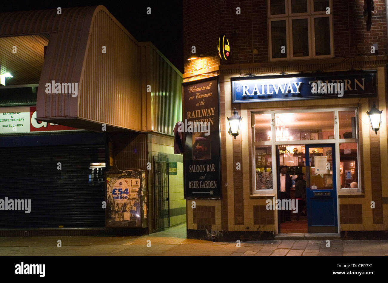 Railway Tavern Pub à Dalston. Bien qu'une course vers le bas est Dalston, parties de celui-ci sont dus à être modernisé à la suite de London's Banque D'Images