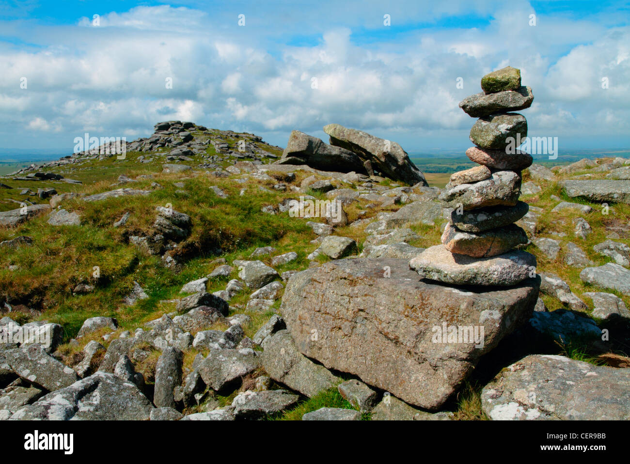 Un tas de pierres au sommet de Tor sur Bodmin Moor qui avec Brown Willy sont les deux points les plus élevés dans la région de Cornwall. Banque D'Images