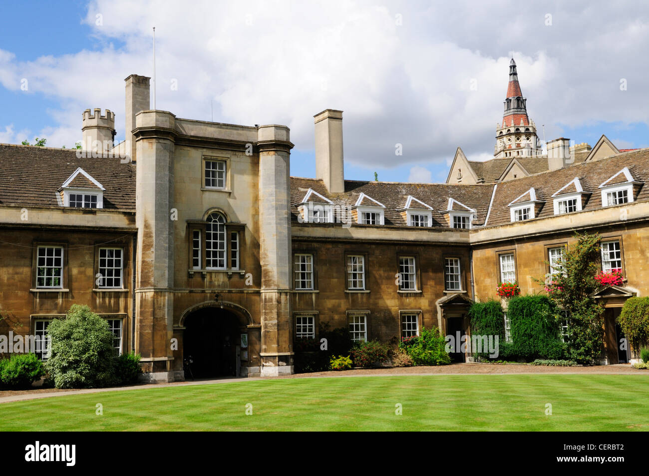 La grande porte en premier tour de cour au Christ's College, un collège constituant de l'Université de Cambridge. Banque D'Images La grande porte en premier tour de cour au Christ's College, un collège constituant de l'Université de Cambridge. Banque D'Images