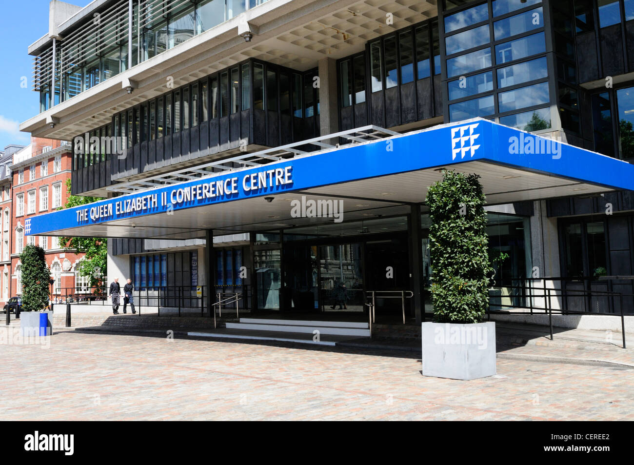 L'entrée de la reine Elizabeth II Conference Centre (QEIICC), "l'un des plus technologiquement centr conférence intelligent Banque D'Images