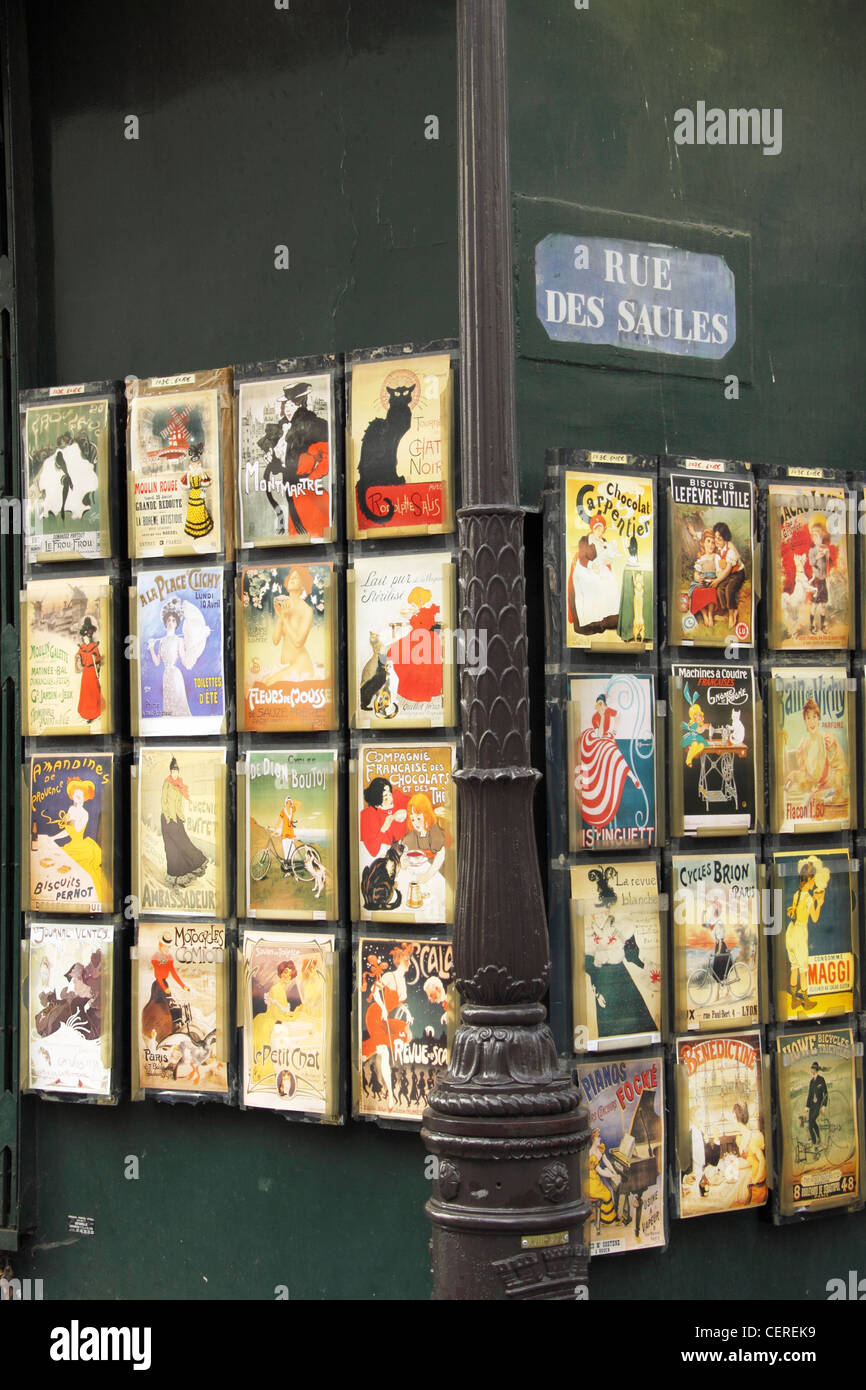Rue des saules, des affiches, Montmartre, Paris, France Banque D'Images