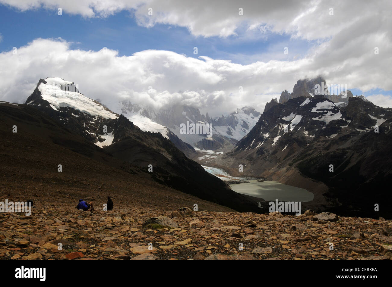 Vue sur le Mont Fitz Roy et Torre de Lago Loma del Pliegue Tumbado, Parc National Los Glaciares, Patagonie, Argentine. Pas de monsieur Banque D'Images