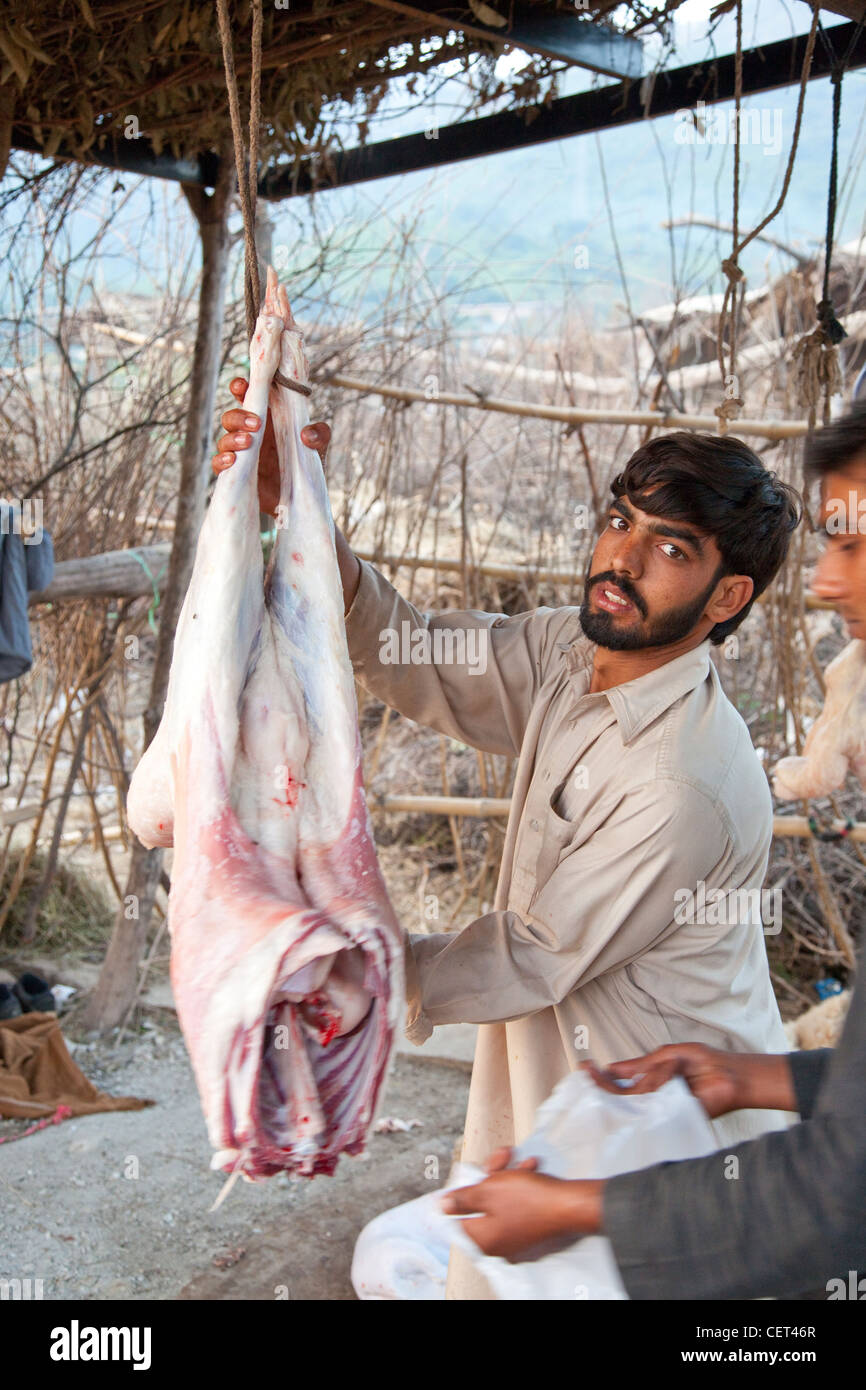Les moutons abattus à un boucher à Islamabad, Pakistan Banque D'Images