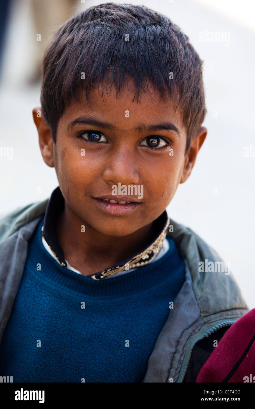 Jeune garçon à Islamabad, Pakistan Banque D'Images