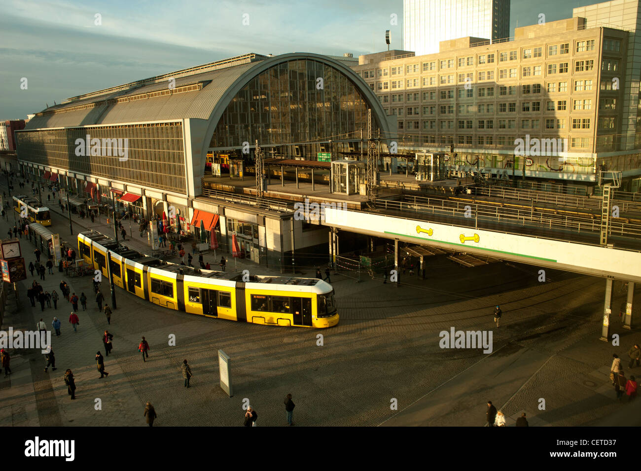 S Bahn / gare à Alexanderplatz, Berlin Banque D'Images