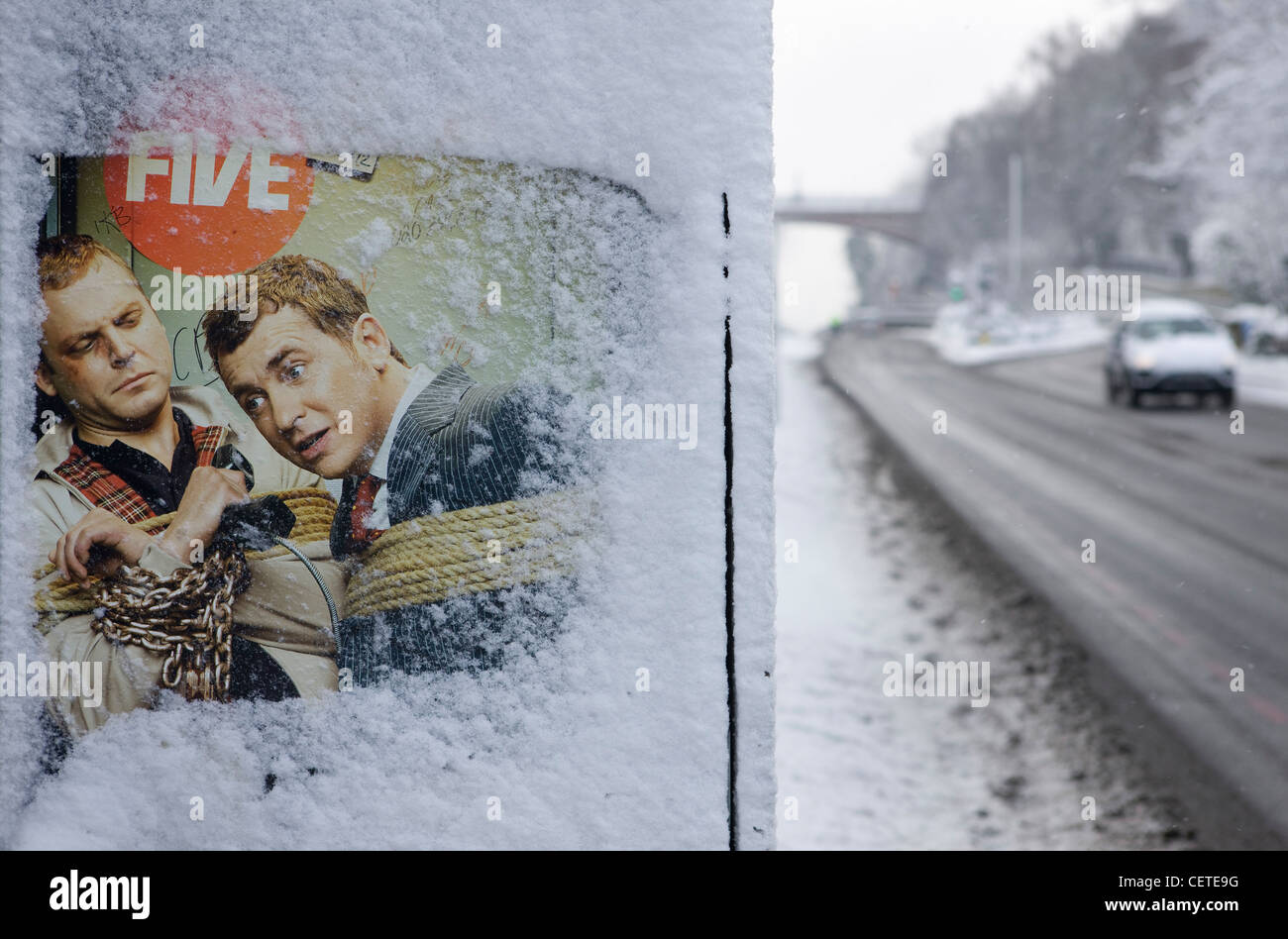 Les rues de Londres et des voitures couvertes de neige après un blizzard en février 2009 Banque D'Images