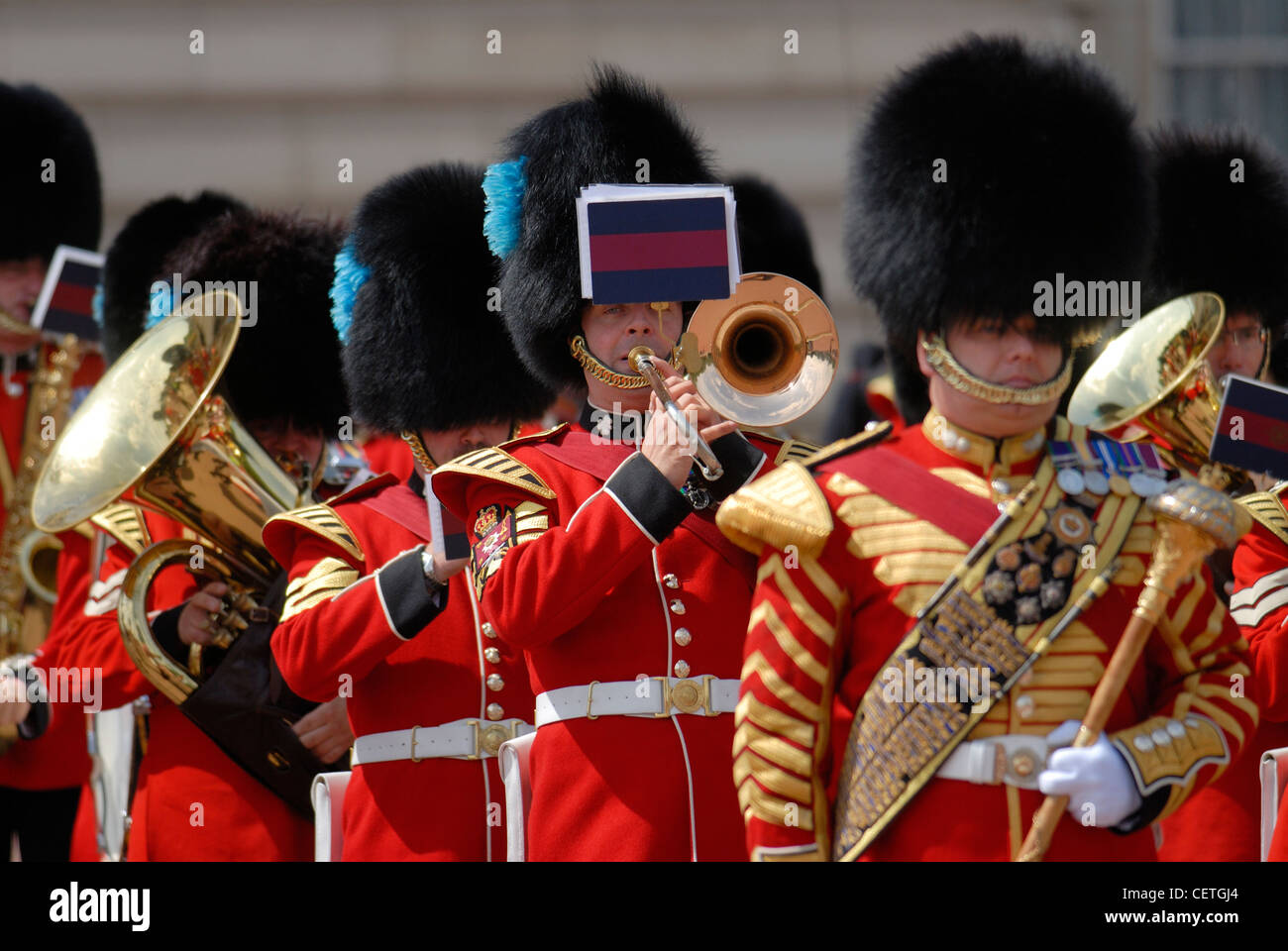 Cérémonie de la relève de la garde à Buckingham Palace Photo Stock - Alamy