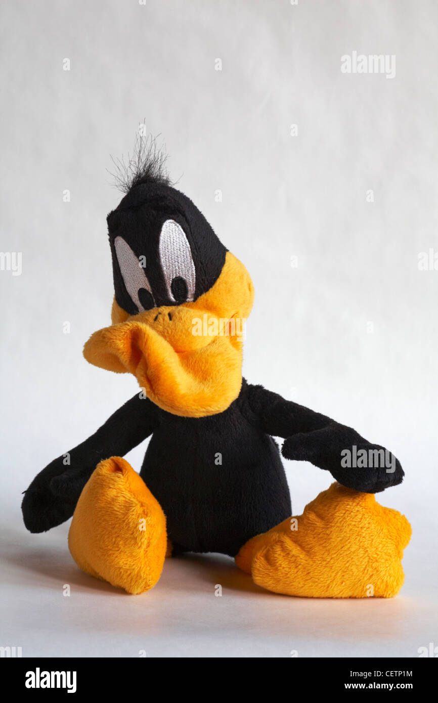 Daffy Duck peluche douce isolé sur fond blanc Banque D'Images