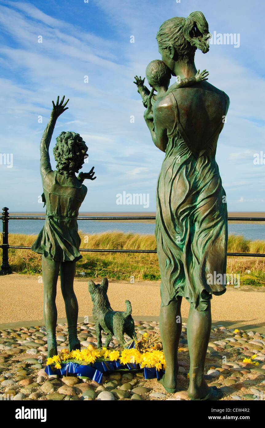 'Welcome Home' sculpture par Anita Lafford sur le front de mer à Fleetwood, Lancashire Banque D'Images