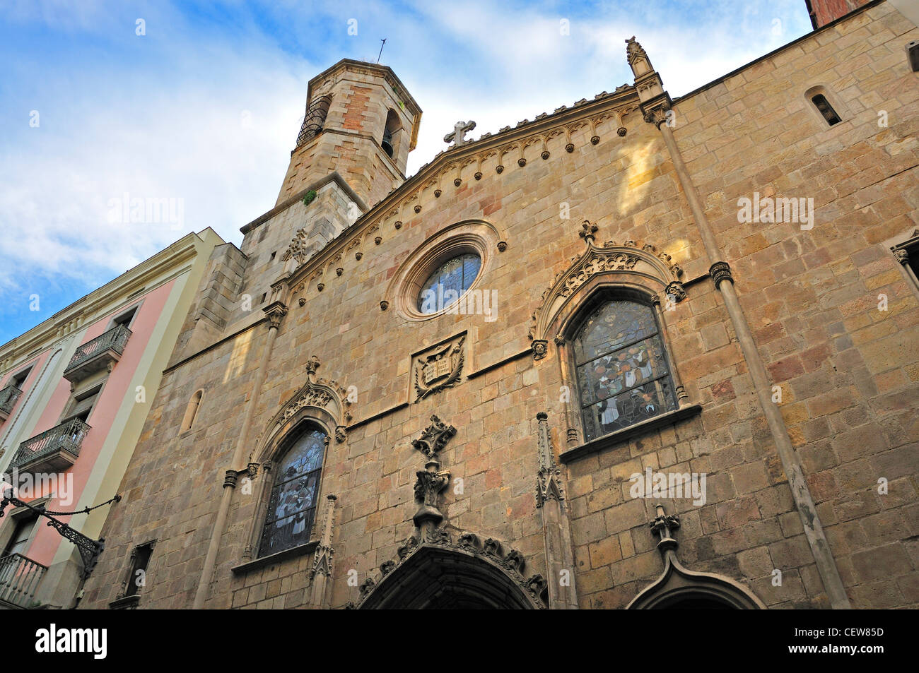 Barcelone, Espagne. Église de St Jaume / Esglesia de Sant Jaume sur Carrer de Ferran. Banque D'Images